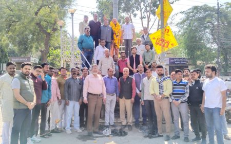 स्व ठाकुर शिवकुमार सिंह की पुण्यतिथि पर माल्यार्पण कर श्रद्धा सुमन अर्पित किए