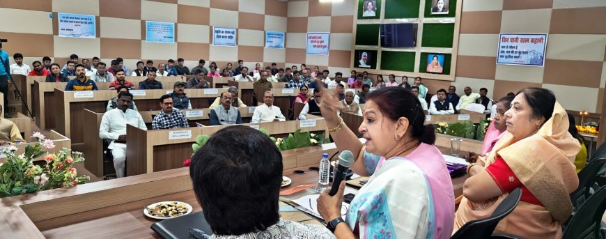 वर्षा जल और जल का अपव्यय रोककर ही बच्चों का भविष्य सुरक्षित बना सकते है - अर्चना चिटनिस
