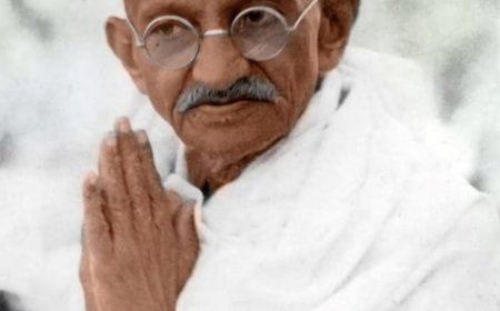 शांति सद्भव के प्रतीक महात्मा गांधी की ऐतिहासिक यात्रा की सुनहरी यादे को संजोए गांधी के पद चिन्ह का आयोजन बुरहानपुर में
