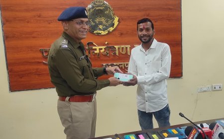 बुरहानपुर पुलिस का मोबाइल गुम आवेदको को उपहार  साइबर बुरहानपुर पुलिस टीम ने खोजे  62 गुम मोबाइल