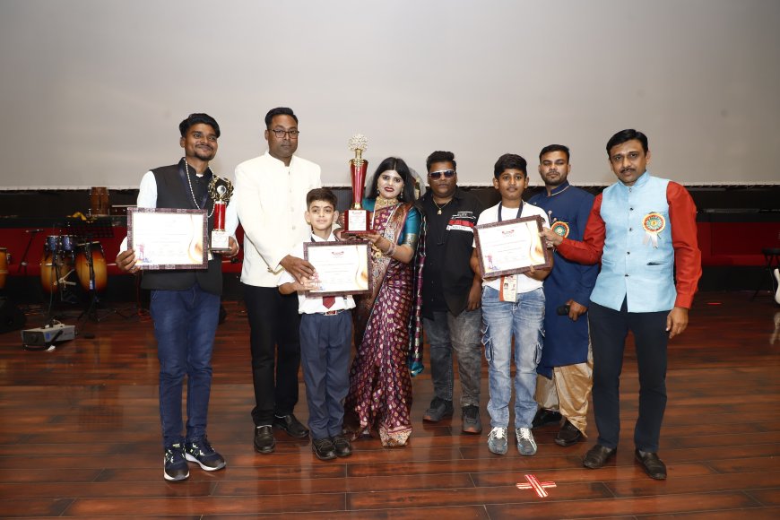 बुरहानपुर सिंगिंग गॉट टैलेंट मेगा फाइनल में संगीत रत्न अवार्ड से सम्मानित हुए रौनक, देवेंद्र, कुणाल
