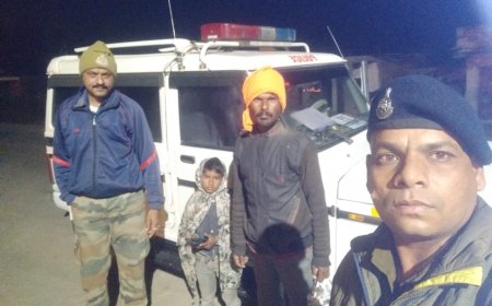 पुलिस ने मानवता की मिसाल की कायम, 100 डायल की सहायता से रात में कड़कड़ाती   ठंड से पैदल जा रहे हैं पिता पुत्र को पुलिस ने पहुंचाया घर